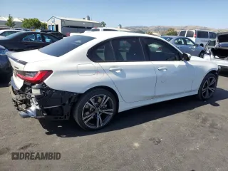 2023 BMW 3 Series 330i z VIN 3MW69FF02P8D08357, wystawiony jako Copart lot #57848895 z przebiegiem 9 923 mil mil oraz Szkoda całkowita • Salvage title. Historia ofert i sprzedaży dostępna na DreamBid. Obrazek 3.