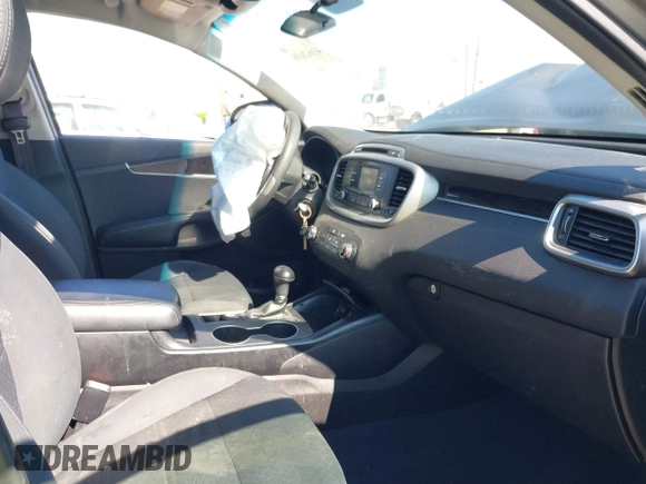 2018 Kia Sorento LX V6 with VIN 5XYPGDA57JG344609, listed as a IAAI auction lot 41626989 with 1 mi miles. Bid and sale history available at carsss.com. Image 5.