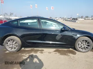 2023 Tesla Model 3 z VIN 5YJ3E1EA0PF680287, wystawiony jako IAAI lot #39491902 z przebiegiem 12 480 mil mil oraz . Historia ofert i sprzedaży dostępna na DreamBid. Obrazek 13.