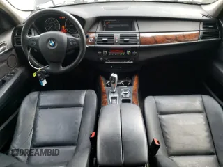 2012 BMW X5 35i z VIN 5UXZV4C55CL753810, wystawiony jako Copart lot #62405565 z przebiegiem 178 504 mil mil oraz Szkoda całkowita • Salvage title. Historia ofert i sprzedaży dostępna na DreamBid. Obrazek 8.