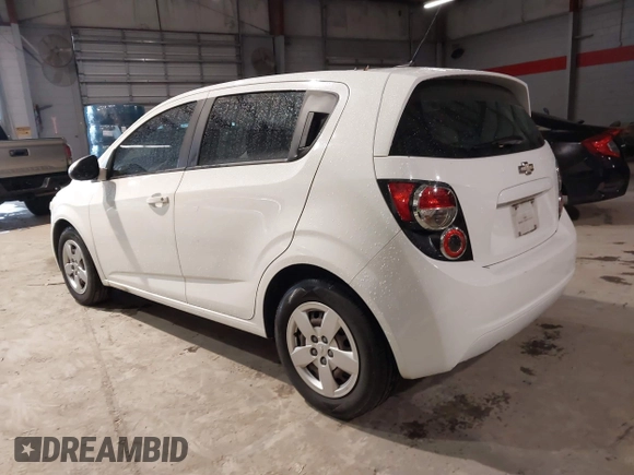2013 Chevrolet Sonic LS z VIN 1G1JA6SH6D4189641, wystawiony jako IAAI lot #41656015 z przebiegiem 197 027 mil mil oraz . Historia ofert i sprzedaży dostępna na DreamBid. Obrazek 3.