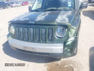 2008 Jeep Patriot Limited with VIN 1J8FF48W38D600811, listed as a IAAI auction lot 41417852 with 84,574 mi miles and . Bid and sale history available at DreamBid. Image 12.