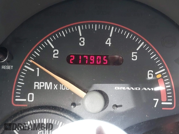 2004 Pontiac Grand Am SE1 with VIN 1G2NF52E84C102696, listed as a IAAI auction lot 41363904 with 217,905 mi miles. Bid and sale history available at carsss.com. Image 15.