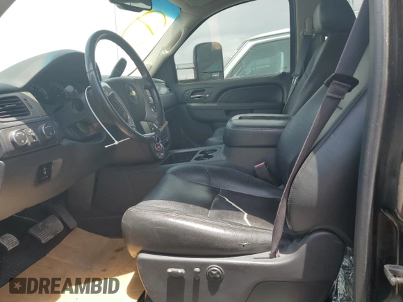 2014 Chevrolet Silverado 3500HD SRW LTZ z VIN 1GC4K1E88EF174192, wystawiony jako Copart lot #57530285 z przebiegiem 71 457 mil mil oraz Czysty tytuł • Clean title. Historia ofert i sprzedaży dostępna na DreamBid. Obrazek 7.