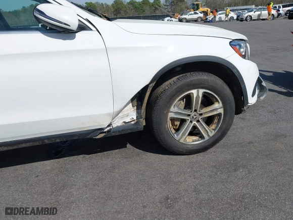2019 Mercedes-Benz GLC with VIN WDC0G4JB3KV150851, listed as a IAAI auction lot 41835987 with 1 mi miles. Bid and sale history available at carsss.com. Image 21.