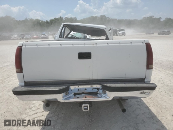1988 Chevrolet Silverado 3500 z VIN 1GCGC34K3JE141720, wystawiony jako Copart lot #53824654 z przebiegiem 194 390 mil mil oraz Nie do naprawy. Historia ofert i sprzedaży dostępna na DreamBid. Obrazek 6.