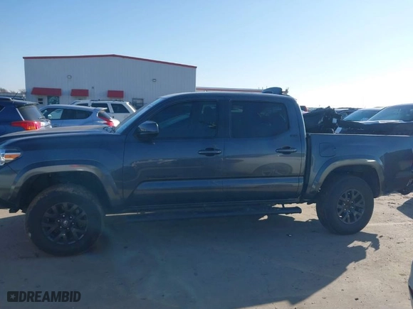 2022 Toyota Tacoma 2WD SR5 with VIN 3TMAZ5CN5NM176660, listed as a IAAI auction lot 41585551 with 32,303 mi miles. Bid and sale history available at carsss.com. Image 14.