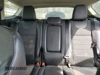 2016 Ford Escape SE z VIN 1FMCU9G96GUB64071, wystawiony jako Copart lot #53833075 z przebiegiem 130 037 mil mil oraz Czysty tytuł • Clean title. Historia ofert i sprzedaży dostępna na DreamBid. Obrazek 10.