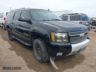 2010 Chevrolet Suburban LT with VIN 1GNUKJE39AR175422, listed as a IAAI auction lot 41561047 with 1 mi miles. Bid and sale history available at carsss.com. Image 1.
