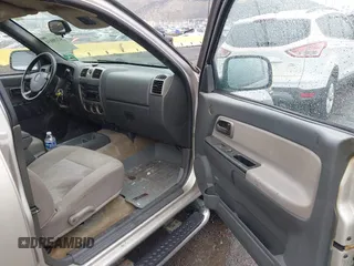 2005 Chevrolet Colorado 1SF LS Z71 with VIN 1GCDT136158270880, listed as a IAAI auction lot 42198834 with 104,019 mi miles. Bid and sale history available at carsss.com. Image 5.