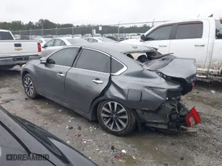 2017 Nissan Altima 2.5 SV with VIN 1N4AL3AP9HC200738, listed as a IAAI auction lot 41619004 with 194,304 mi miles. Bid and sale history available at carsss.com. Image 13.