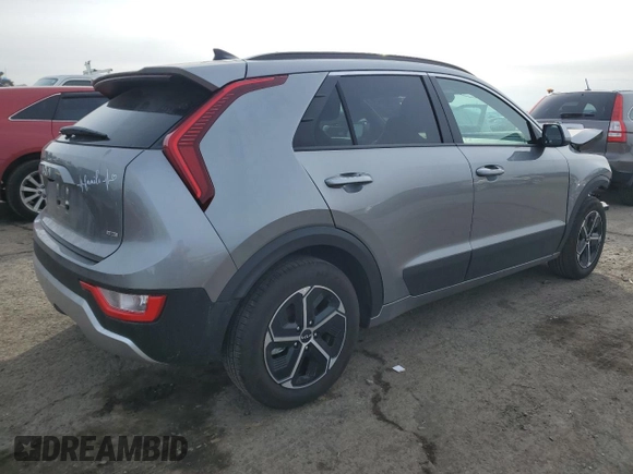 2024 Kia Niro LX with VIN KNDCP3LE5R5155631, listed as a Copart auction lot 43681525 with 5,343 mi miles and Salvage Title. Bid and sale history available at carsss.com. Image 3.