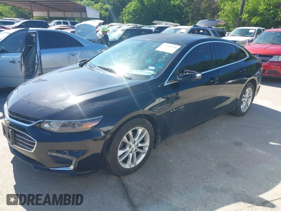 2018 Chevrolet Malibu LT with VIN 1G1ZD5ST2JF135052, listed as a IAAI auction lot 42088820 with 114,547 mi miles. Bid and sale history available at carsss.com. Image 2.