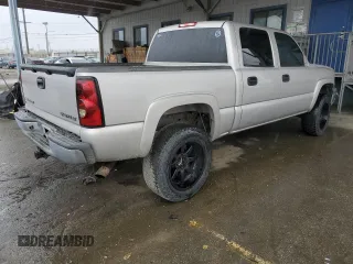2005 Chevrolet Silverado 1500 LT with VIN 2GCEK13T251104643, listed as a Copart auction lot 48961945 with 241,862 mi miles and Salvage Title. Bid and sale history available at DreamBid. Image 3.