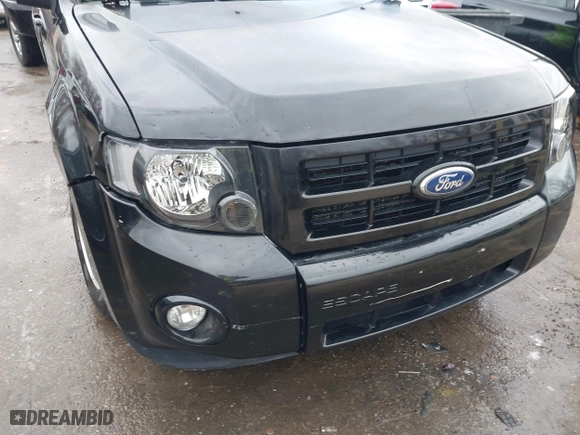 2011 Ford Escape XLT with VIN 1FMCU9DG7BKB03271, listed as a IAAI auction lot 41711731 with 139,135 mi miles. Bid and sale history available at carsss.com. Image 6.
