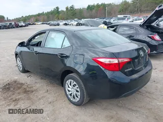 2018 Toyota Corolla L z VIN 2T1BURHEXJC003206, wystawiony jako IAAI lot #42109973 z przebiegiem 90 831 mil mil oraz . Historia ofert i sprzedaży dostępna na DreamBid. Obrazek 3.