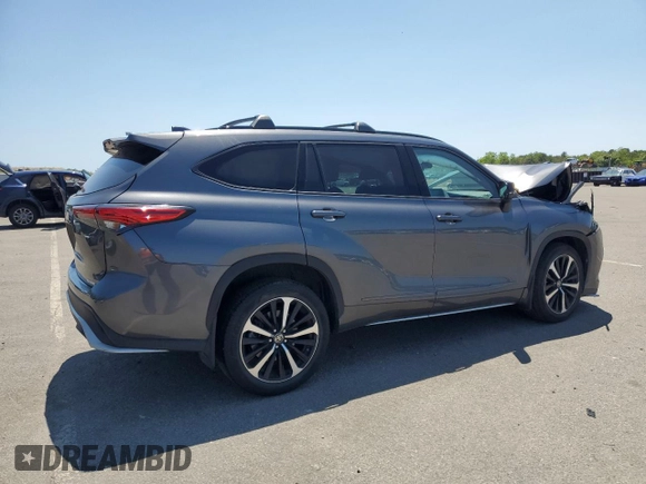 2022 Toyota Highlander XSE with VIN 5TDLZRBH8NS242131, listed as a Copart auction lot 59352015 with 26,232 mi miles and Salvage title. Bid and sale history available at DreamBid. Image 3.