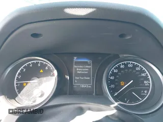 2023 Toyota Camry SE z VIN 4T1G11AK9PU805365, wystawiony jako IAAI lot #40647197 z przebiegiem 18 643 mil mil oraz . Historia ofert i sprzedaży dostępna na DreamBid. Obrazek 7.