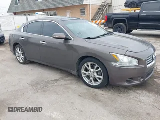 2014 Nissan Maxima SV z VIN 1N4AA5AP4EC439952, wystawiony jako IAAI lot #42012069 z przebiegiem 185 363 mil mil oraz . Historia ofert i sprzedaży dostępna na DreamBid. Obrazek 1.