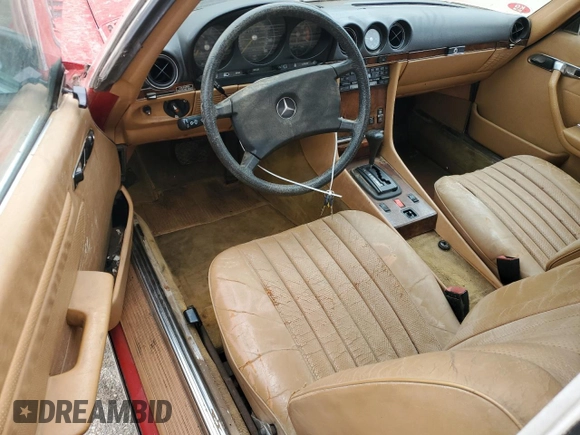 1985 Mercedes-Benz 380 z VIN WDBBA45C9FA017476, wystawiony jako Copart lot #58777585 z przebiegiem 135 805 mil mil oraz Szkoda całkowita • Salvage title. Historia ofert i sprzedaży dostępna na DreamBid. Obrazek 8.