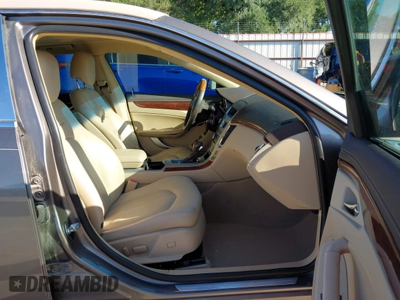 2012 Cadillac CTS Luxury z VIN 1G6DF5E58C0142041, wystawiony jako IAAI lot #42235864 z przebiegiem 59 697 mil mil oraz . Historia ofert i sprzedaży dostępna na DreamBid. Obrazek 5.