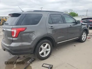 2018 Ford Explorer XLT z VIN 1FM5K7D87JGC32723, wystawiony jako Copart lot #51791465 z przebiegiem 121 053 mil mil oraz Szkoda całkowita • Salvage title. Historia ofert i sprzedaży dostępna na DreamBid. Obrazek 3.