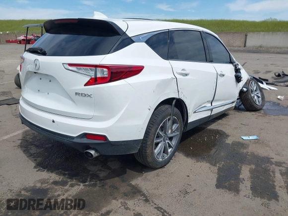 2020 Acura RDX Technology with VIN 5J8TC1H56LL008117, listed as a IAAI auction lot 42013206 with 83,032 mi miles and . Bid and sale history available at DreamBid. Image 4.