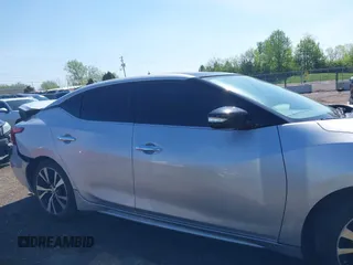 2018 Nissan Maxima SR with VIN 1N4AA6AP3JC374804, listed as a IAAI auction lot 42145406 with 136,757 mi miles. Bid and sale history available at carsss.com. Image 14.