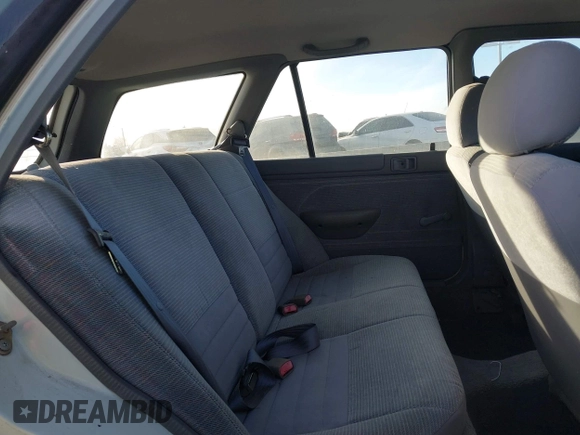 1995 Ford Escort z VIN 3FASP15J4SR123210, wystawiony jako IAAI lot #41397803 z przebiegiem 72 765 mil mil oraz . Historia ofert i sprzedaży dostępna na DreamBid. Obrazek 8.