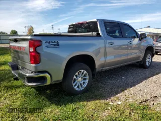2023 Chevrolet Silverado 1500 LT with VIN 1GCUDDE86PZ197371, listed as a Copart auction lot 72430024 with 18,781 mi miles and Salvage Title. Bid and sale history available at carsss.com. Image 3.
