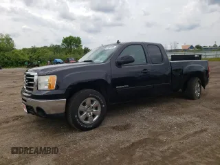 2013 GMC Sierra 1500 SLT with VIN 1GTR2WE71DZ212420, listed as a Copart auction lot 61867095 with 148,498 mi miles and Salvage title. Bid and sale history available at DreamBid. Image 1.