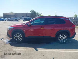 2022 Toyota Corolla Cross XLE с VIN 7MUDAAAG9NV019320, выставлен на аукционе IAAI как лот 42000933 с пробегом 13 021 миль миль и . История ставок и продаж доступна на DreamBid. Изображение 14.
