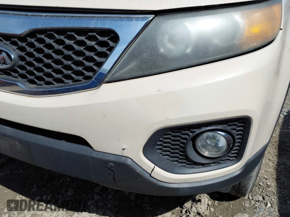 2011 Kia Sorento EX with VIN 5XYKU4A13BG003130, listed as a IAAI auction lot 41209337 with 162,058 mi miles. Bid and sale history available at carsss.com. Image 17.