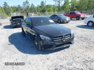 2018 Mercedes-Benz C 300 z VIN 55SWF4JB7JU249395, wystawiony jako IAAI lot #42063450 z przebiegiem 119 975 mil mil oraz . Historia ofert i sprzedaży dostępna na DreamBid. Obrazek 1.