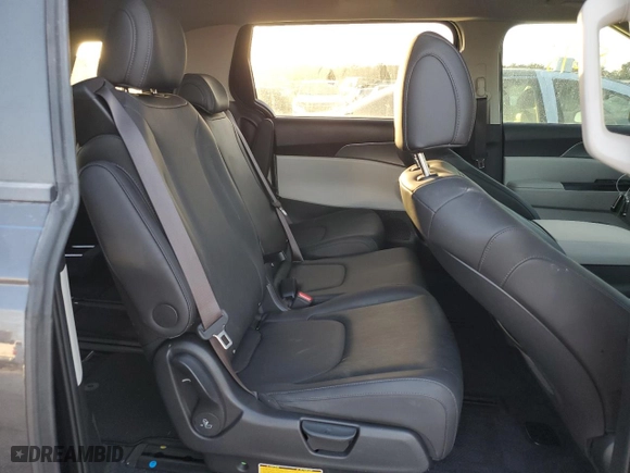 2024 Kia Carnival LX with VIN KNDNB4H30R6325800, listed as a Copart auction lot 76455764 with 8,696 mi miles and Salvage Title. Bid and sale history available at carsss.com. Image 11.