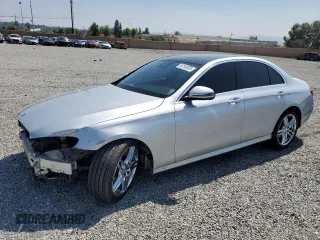 2017 Mercedes-Benz E 300 Luxury z VIN WDDZF4JB9HA165506, wystawiony jako Copart lot #56194525 z przebiegiem 76 410 mil mil oraz Szkoda całkowita • Salvage title. Historia ofert i sprzedaży dostępna na DreamBid. Obrazek 1.