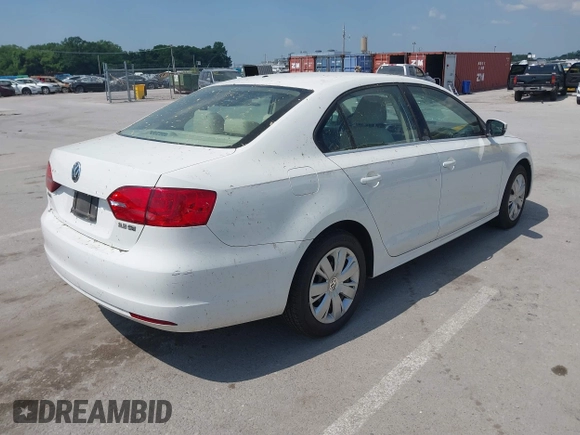 2013 Volkswagen Jetta SE z VIN 3VWDX7AJXDM297095, wystawiony jako IAAI lot #42664873 z przebiegiem 69 061 mil mil oraz . Historia ofert i sprzedaży dostępna na DreamBid. Obrazek 4.
