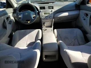 2011 Toyota Camry LE z VIN 4T4BF3EK3BR156937, wystawiony jako Copart lot #57290555 z przebiegiem 299 321 mil mil oraz Szkoda całkowita • Salvage title. Historia ofert i sprzedaży dostępna na DreamBid. Obrazek 8.