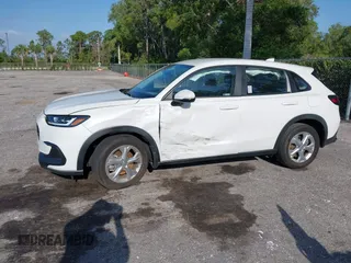 2024 Honda HR-V LX with VIN 3CZRZ1H32RM702956, listed as a IAAI auction lot 41975123 with 10,083 mi miles. Bid and sale history available at carsss.com. Image 6.
