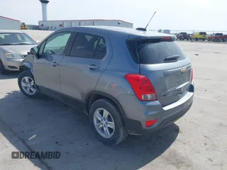 2020 Chevrolet Trax LS with VIN 3GNCJNSB6LL208534, listed as a IAAI auction lot 41923764 with 88,009 mi miles. Bid and sale history available at carsss.com. Image 3.