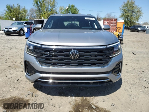 2024 Volkswagen Atlas SEL R-Line with VIN 1V2AE2CA5RC229421, listed as a Copart auction lot 53551375 with 7,517 mi miles and Salvage title. Bid and sale history available at DreamBid. Image 5.