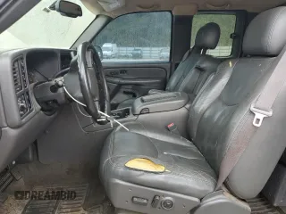 2004 GMC Sierra 1500 SLE z VIN 1GTEK19TX4E122294, wystawiony jako Copart lot #56576185 z przebiegiem 322 130 mil mil oraz Czysty tytuł • Clean title. Historia ofert i sprzedaży dostępna na DreamBid. Obrazek 7.