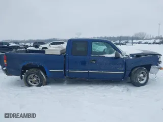 2001 Chevrolet Silverado 1500 LS with VIN 2GCEC19V111308544, listed as a IAAI auction lot 41568621 with 391,412 mi miles. Bid and sale history available at carsss.com. Image 13.