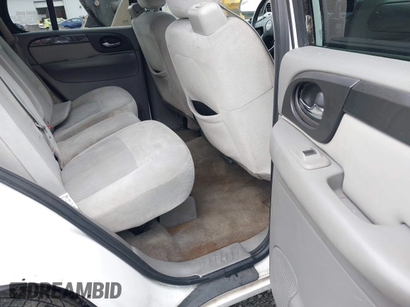 2009 GMC Envoy SLE with VIN 1GKDS33S892108589, listed as a IAAI auction lot 41883738 with 172,027 mi miles. Bid and sale history available at carsss.com. Image 8.