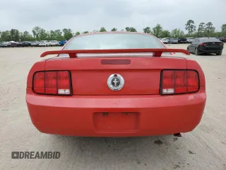 2005 Ford Mustang Deluxe z VIN 1ZVHT80N855181893, wystawiony jako Copart lot #51479185 z przebiegiem 98 450 mil mil oraz Szkoda całkowita • Salvage title. Historia ofert i sprzedaży dostępna na DreamBid. Obrazek 6.