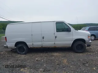 2012 Ford Econoline Cargo Commercial z VIN 1FTNE2EL2CDB16707, wystawiony jako IAAI lot #42358039 z przebiegiem 250 186 mil mil oraz . Historia ofert i sprzedaży dostępna na DreamBid. Obrazek 13.