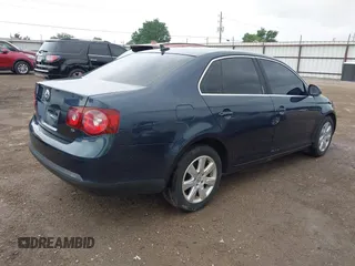 2008 Volkswagen Jetta SE with VIN 3VWRM71K48M123343, listed as a IAAI auction lot 42278272 with 206,469 mi miles and . Bid and sale history available at DreamBid. Image 4.