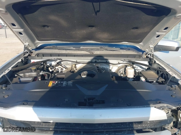 2018 Chevrolet Silverado 1500 LT with VIN 1GCVKREC1JZ343680, listed as a IAAI auction lot 41114773 with 92,889 mi miles. Bid and sale history available at carsss.com. Image 10.