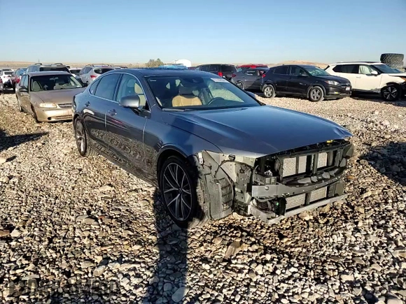 2019 Volvo S90 Momentum with VIN LVY102AK9KP081261, listed as a Copart auction lot 77707634 with 44,603 mi miles and Salvage Title. Bid and sale history available at carsss.com. Image 14.