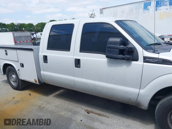 2011 Ford Super Duty F-250 SRW XL with VIN 1FT7W2A68BEB42288, listed as a IAAI auction lot 42021193 with 262,801 mi miles. Bid and sale history available at carsss.com. Image 13.